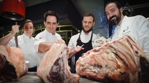 Juan Gaffuri y su equipo de cocina del Four Seasons Hotel BA