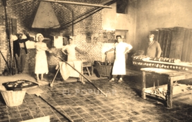 Télam Cañada Rosquín 02/10/2011 Una de las históricas panaderías de la Pcia. de Santa Fe, que pertenece a una familia de inmigrantes de esta ciudad, celebrará este 15 octubre los 120 años de su fundación. Foto: Archivo/José Granata/Télam/cb