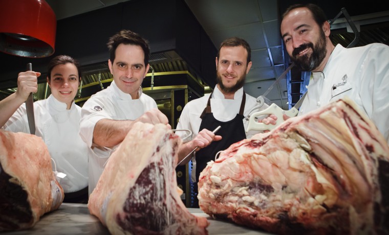 Juan Gaffuri y su equipo de cocina del Four Seasons Hotel BA