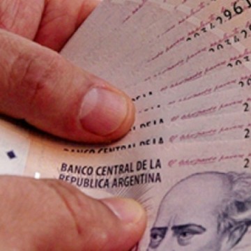 pesos-argentinos-1560x690_c