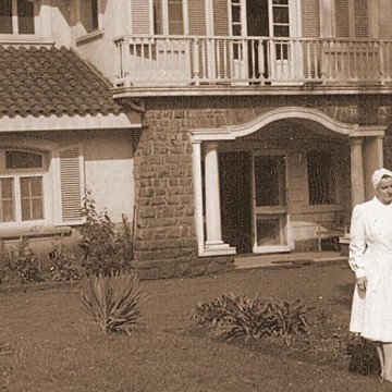 Marta Teodora Schwarz, Puerto Iguazú, doctora