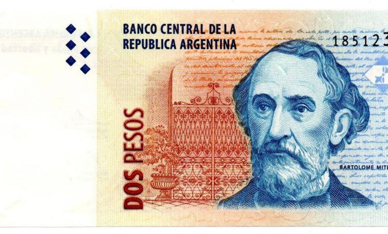 billetes, moneda, dos pesos